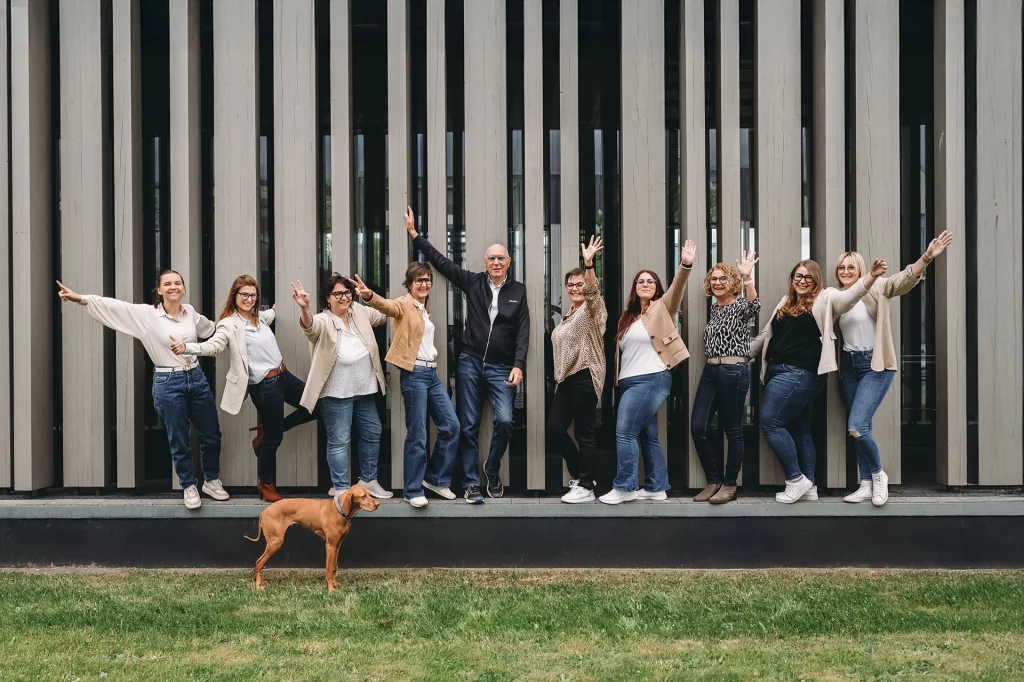 Brillen Stober Team Weiden Petra Jüttner Brillen Stober Stefan Jüttner Augenoptiker Weiden Werkstatt Brillen Stober Optiker Weiden Geschäft Innenansicht