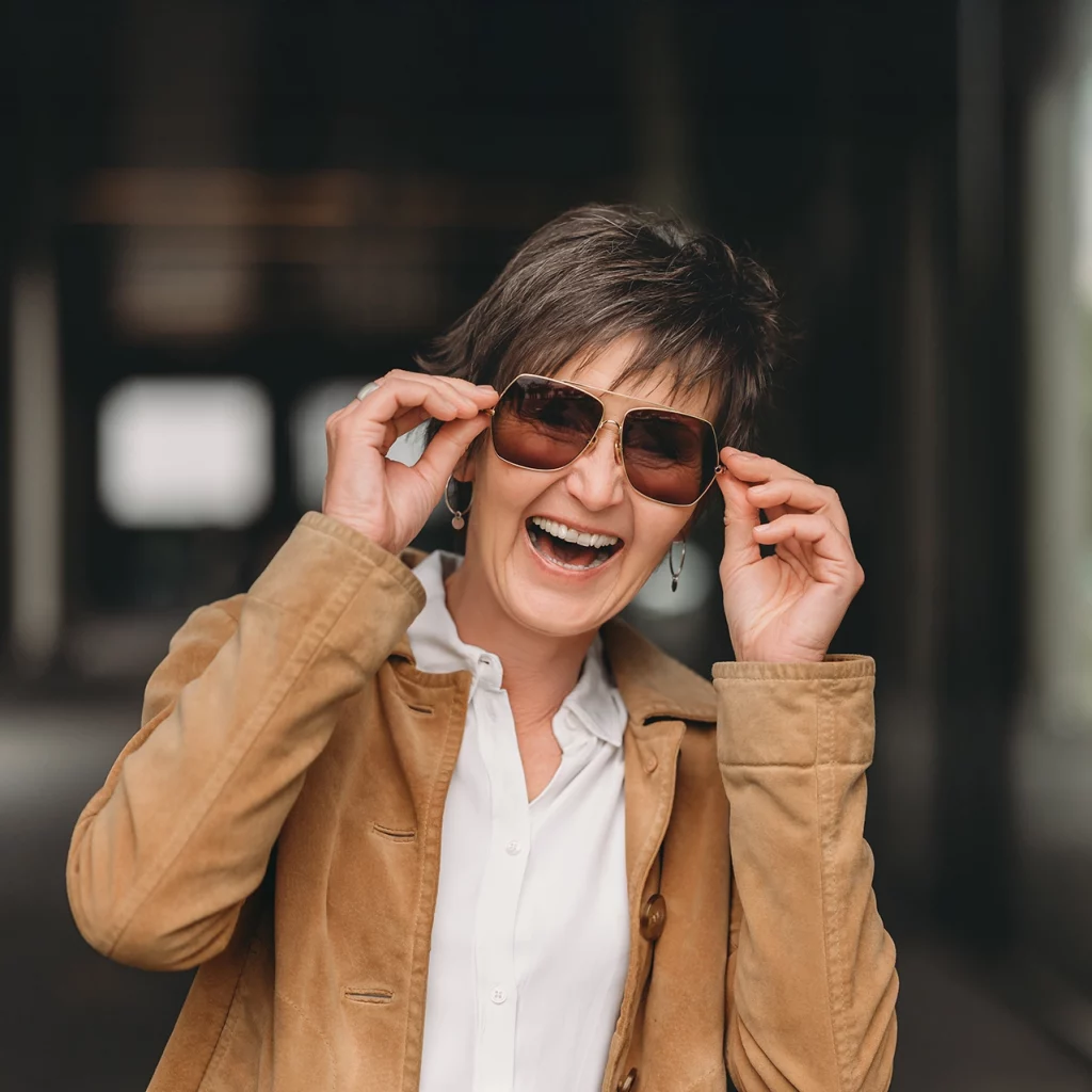 Brillen Stober Team Weiden Petra Jüttner Brillen Stober Stefan Jüttner Augenoptiker Weiden Werkstatt Brillen Stober Optiker Weiden Geschäft Innenansicht