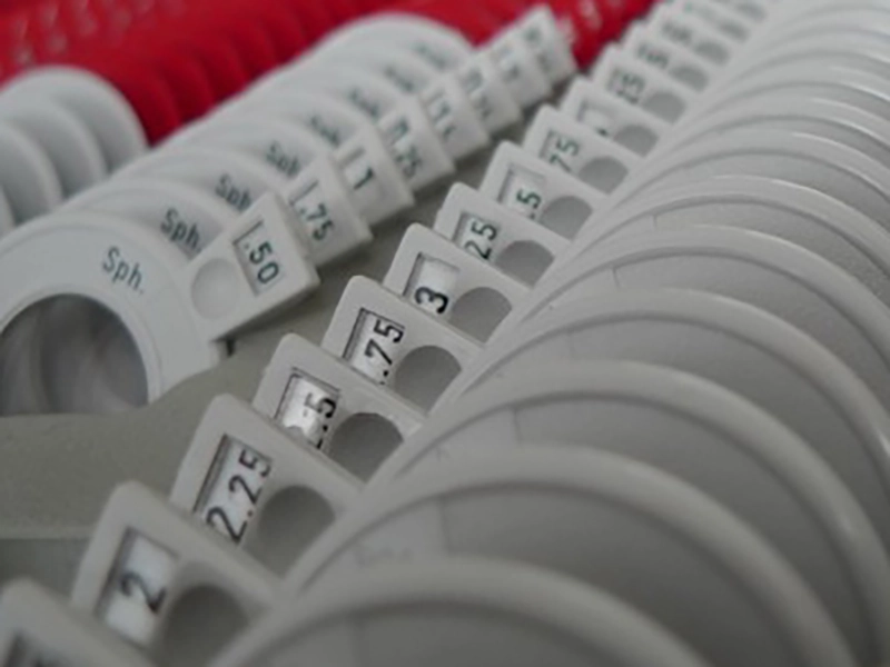 Brillen Stober Team Weiden Petra Jüttner Brillen Stober Stefan Jüttner Augenoptiker Weiden Werkstatt Brillen Stober Optiker Weiden Geschäft Innenansicht