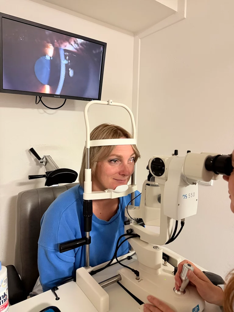 Brillen Stober Team Weiden Petra Jüttner Brillen Stober Stefan Jüttner Augenoptiker Weiden Werkstatt Brillen Stober Optiker Weiden Geschäft Innenansicht